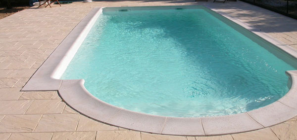 Création piscine béton à Bresolettes