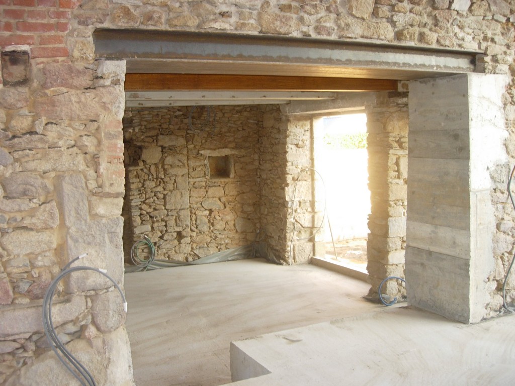 Ouverture de mur en pierre, en béton dans l'Orne